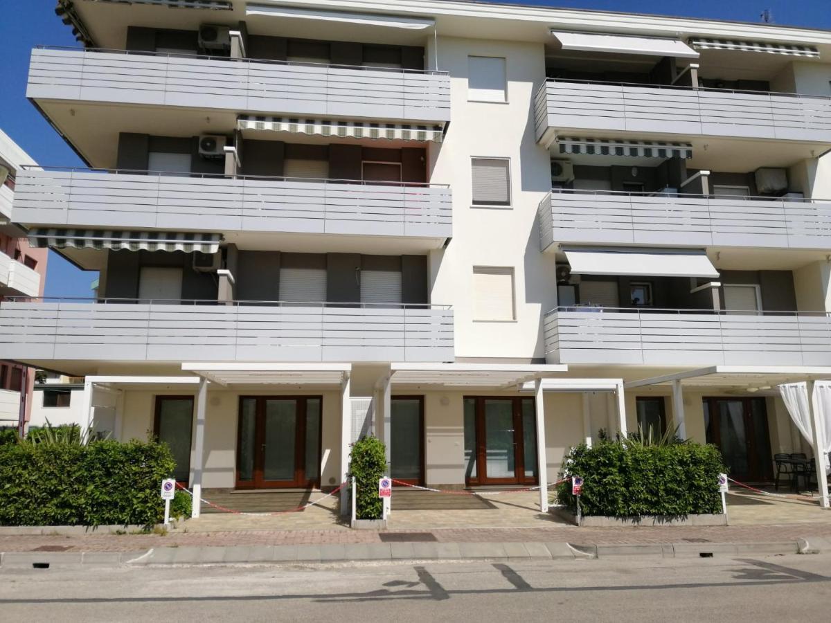 Condominio Diana Est- Gemini Bibione Eksteriør bilde